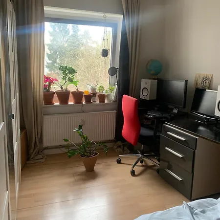 Gemutliche Mit Garten Und Top-verkehrsanbindung Fur 2 Monate 公寓 *