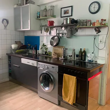 Gemutliche Mit Garten Und Top-verkehrsanbindung Fur 2 Monate